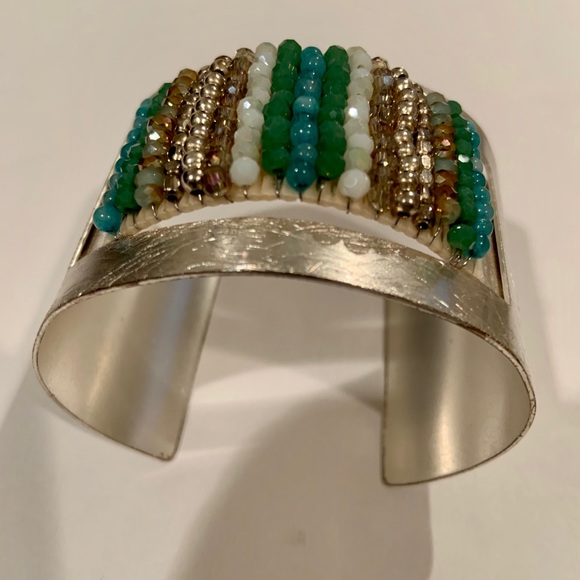 Silver Bracelet w Turquoise & Neutral Beads - Picture 4 of 6